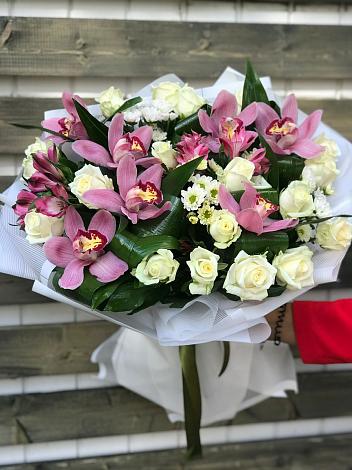 Букет цветов из: Розы и Хризантемы в Сеймчане