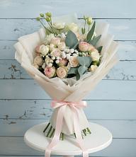 Букет цветов из:  Розы и Лизиантусы в Сеймчане