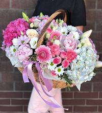Цветочная композиция из Розы, Хризантемы, Пионы и Лизиантусы в корзине #REPLACE_PRED# Сеймчане