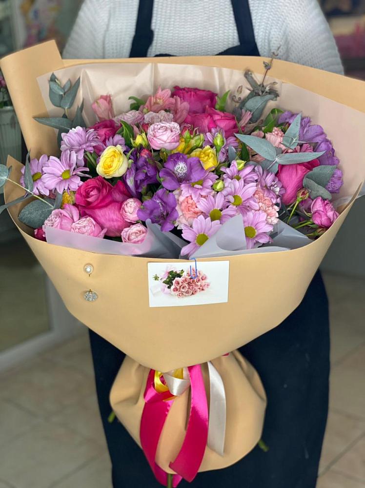 Букет цветов из: Хризантемы, Гвоздики и Альстромерии в Сеймчане