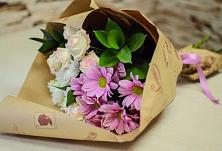Букет цветов из:  Розы и Хризантемы #REPLACE_PRED# Сеймчане