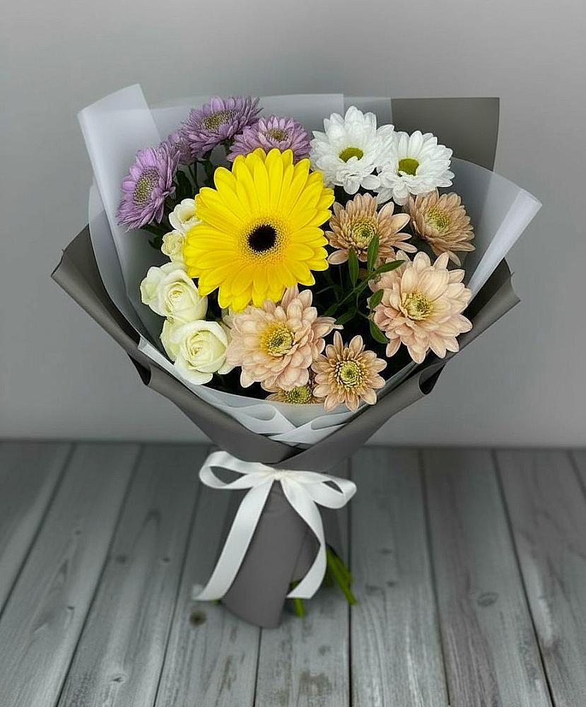 Букет цветов из: Розы, Герберы и Хризантемы в Сеймчане