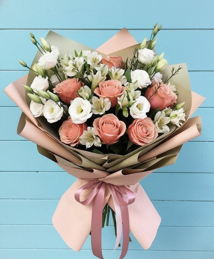 Букет цветов из: Розы, Альстромерии и Лизиантусы в Сеймчане