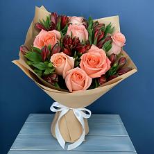Букет цветов из:  Розы и Альстромерии в Сеймчане