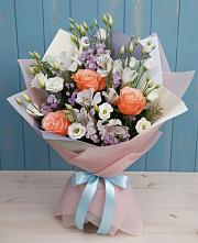 Букет цветов из:  Лизиантусы, Розы, Альстромерии и Гипсофила в Сеймчане