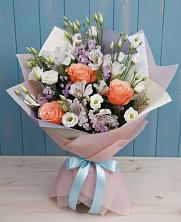 Букет цветов из:  Лизиантусы, Розы, Альстромерии и Гипсофила в Сеймчане