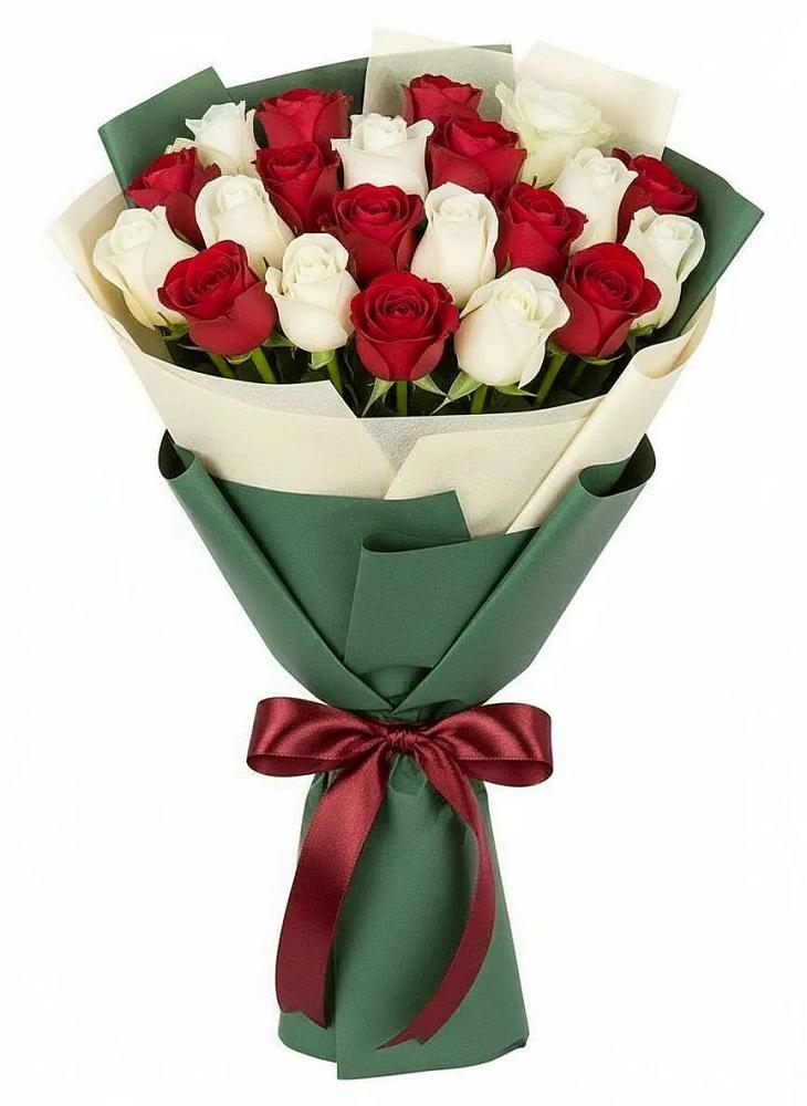 Букет Микс из красных и белых роз в Сеймчане