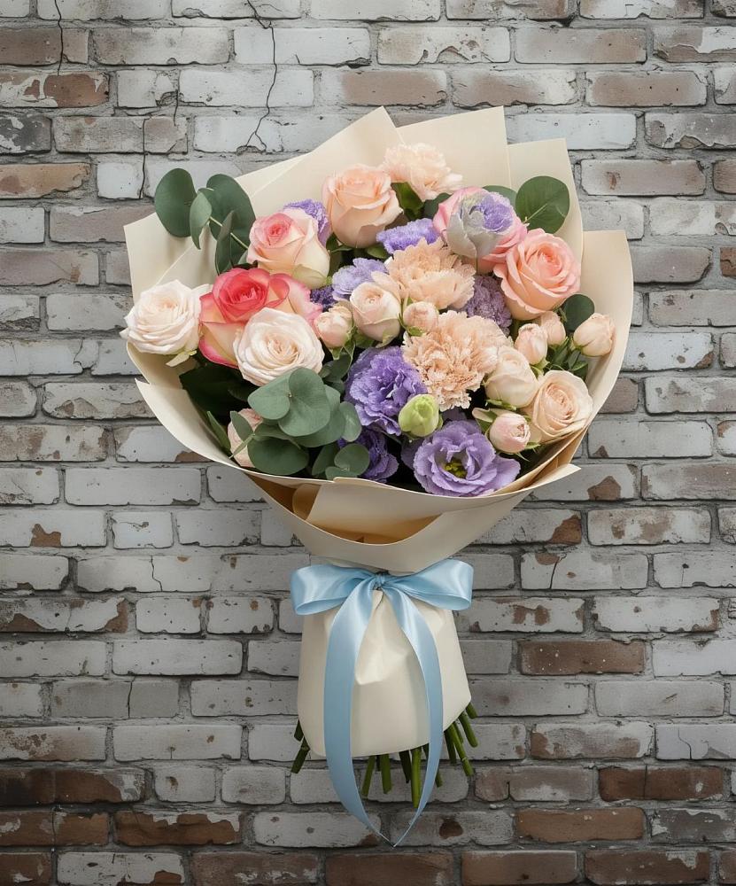 Букет цветов из: Розы, Лизиантусы и Гвоздики в Сеймчане