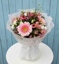 Букет цветов из:  Герберы, Альстромерии и Лизиантусы в Сеймчане