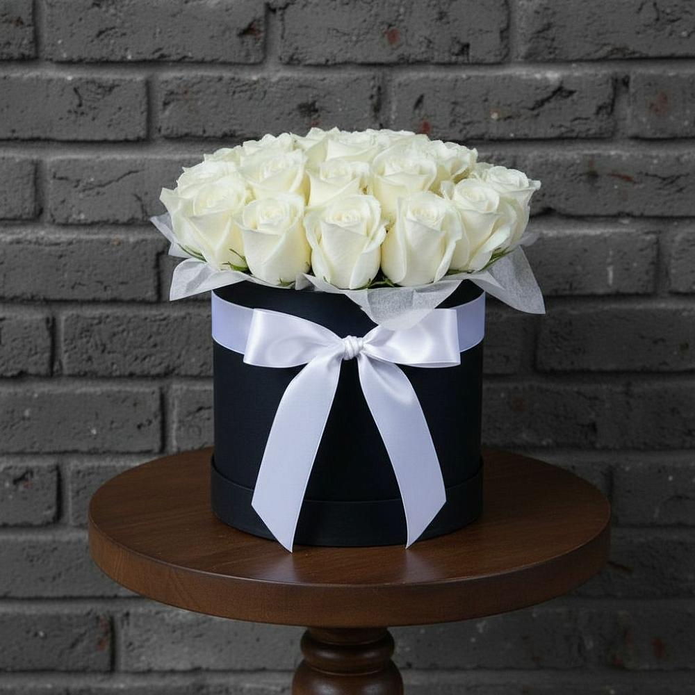 Цветочная композиция из Розы в шляпной коробке в Сеймчане