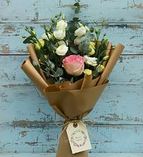 Букет цветов из:  Розы и Лизиантусы в Сеймчане